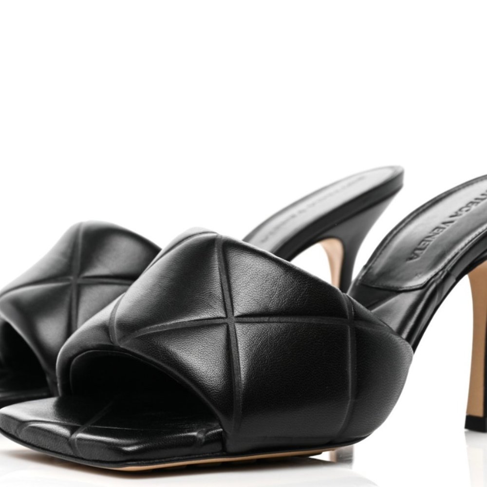 Bottega Veneta Black Lido Sandals- Sz 36